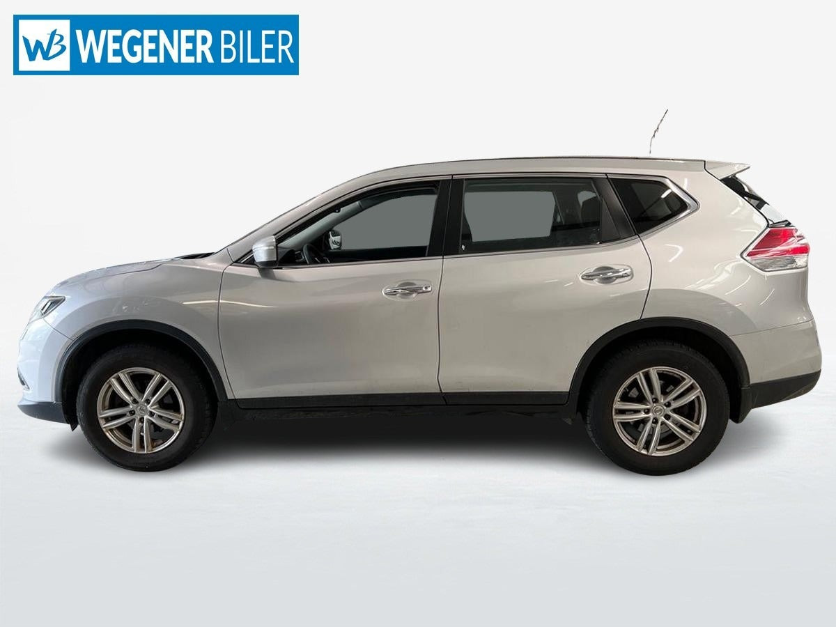 Sølv Nissan X-Trail fra 2016