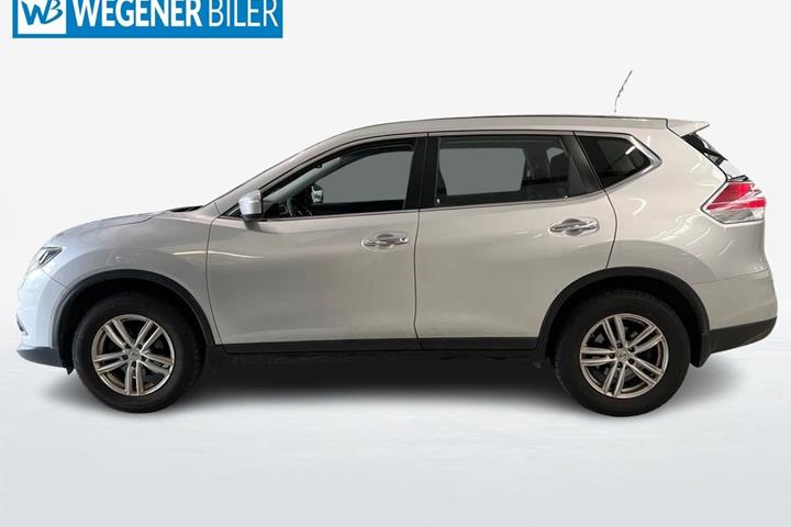 Sølv Nissan X-Trail fra 2016