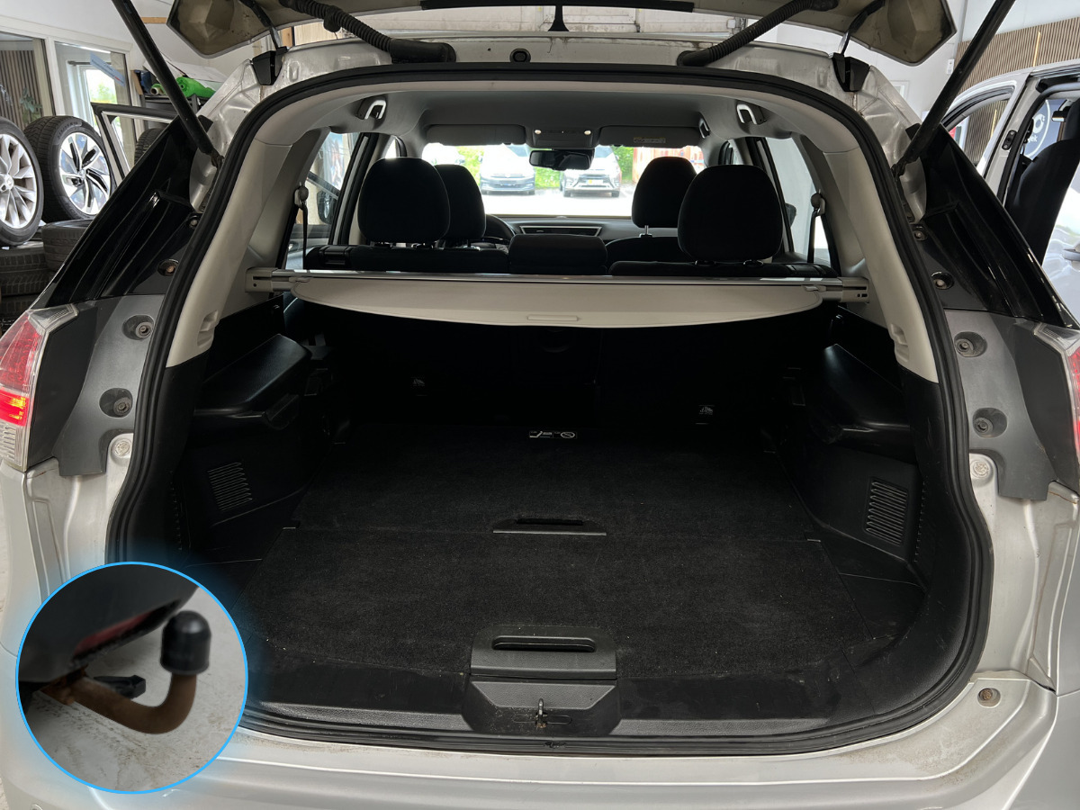 Sølv Nissan X-Trail fra 2016