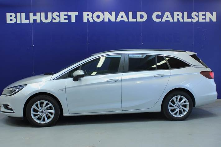 Sølv Opel Astra fra 2019