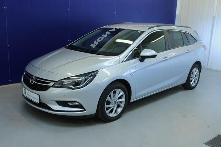 Sølv Opel Astra fra 2019