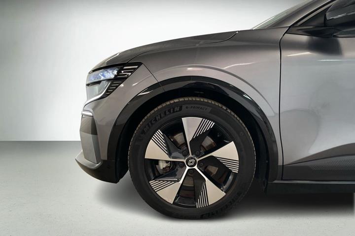 Grå Renault Megane E-Tech fra 2023