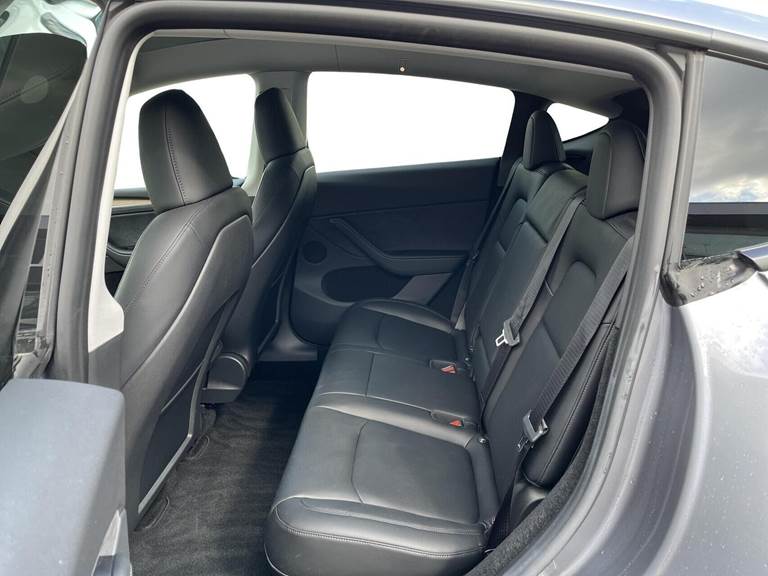 Tesla Model Y Long Range RWD