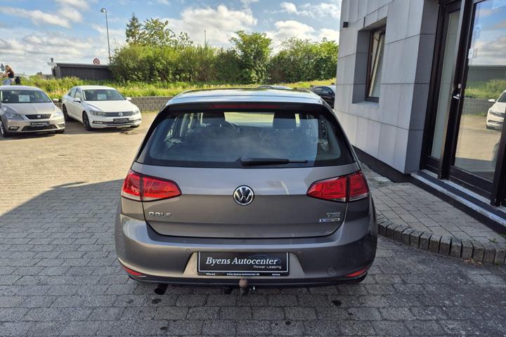 Sort VW Golf VII fra 2016