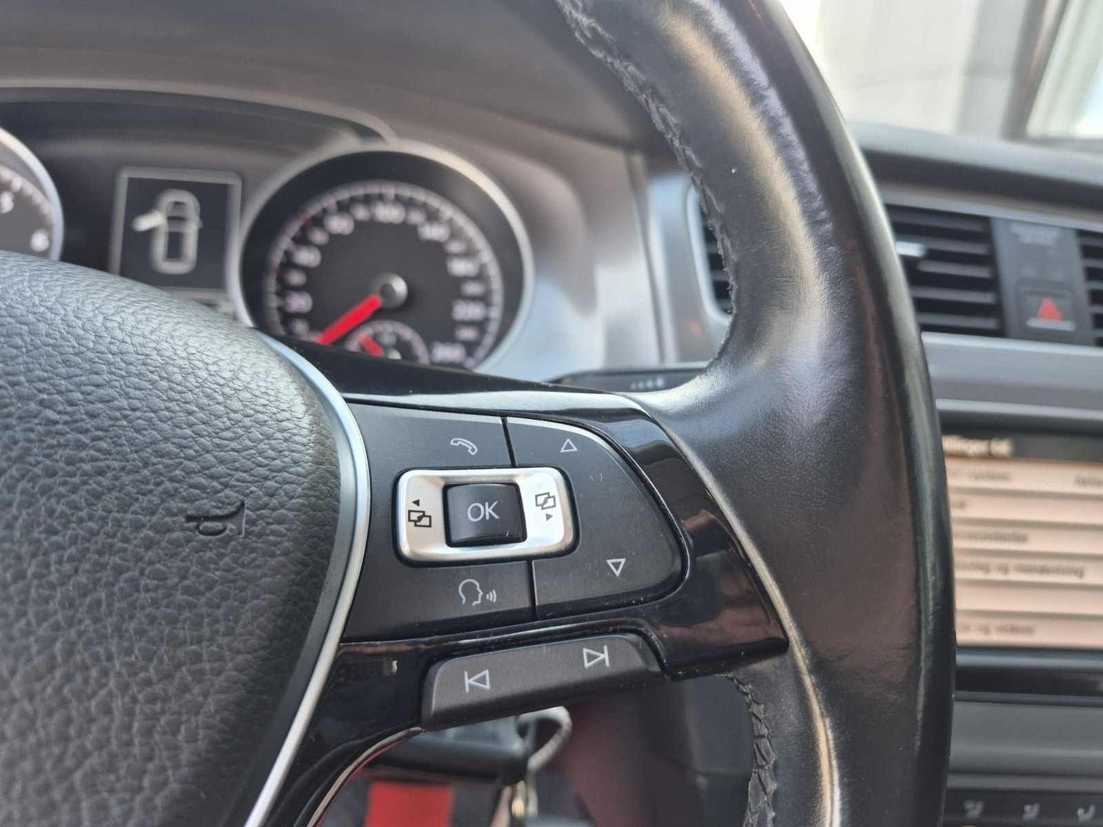Sort VW Golf VII fra 2016