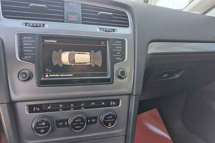 Sort VW Golf VII fra 2016