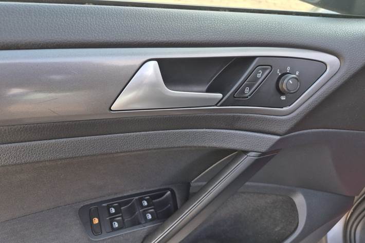 Sort VW Golf VII fra 2016