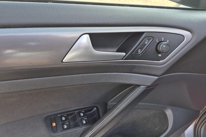 Sort VW Golf VII fra 2016