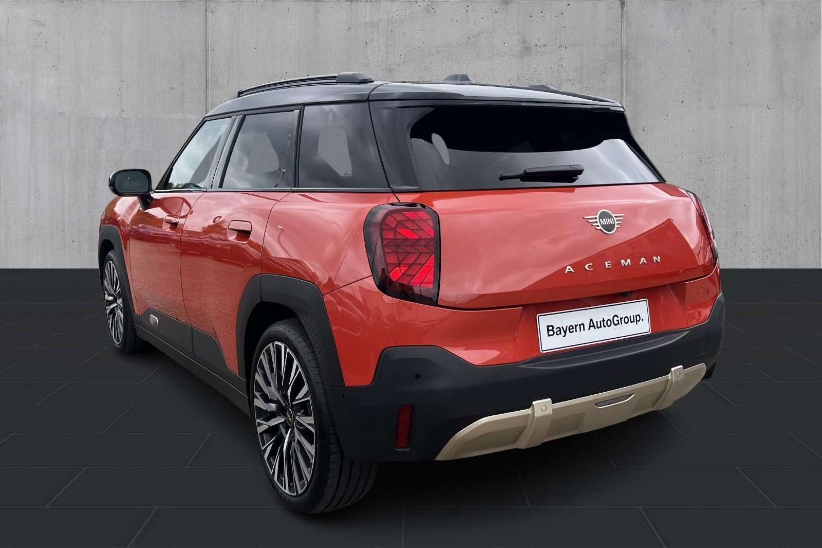 Rød Mini Aceman E fra 2025