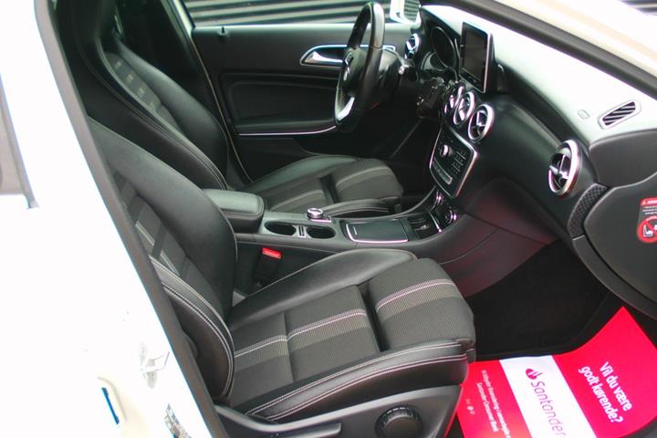 Hvid Mercedes A180 d fra 2017