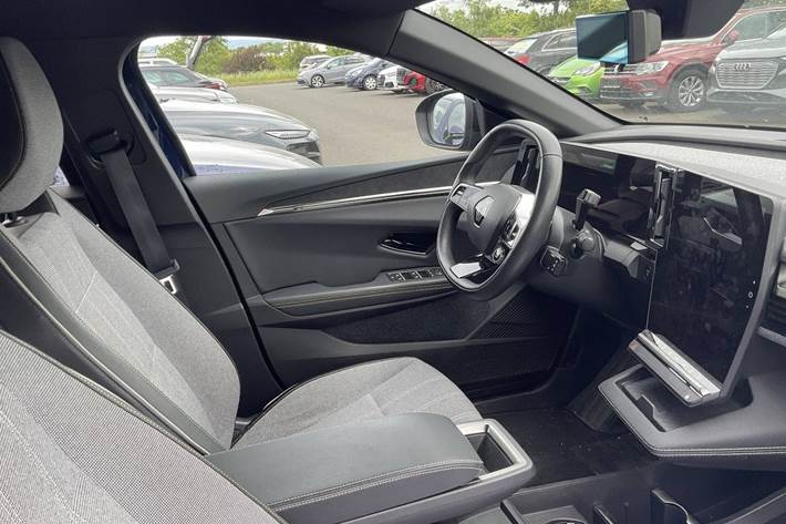 Blå Renault Megane E-Tech fra 2022