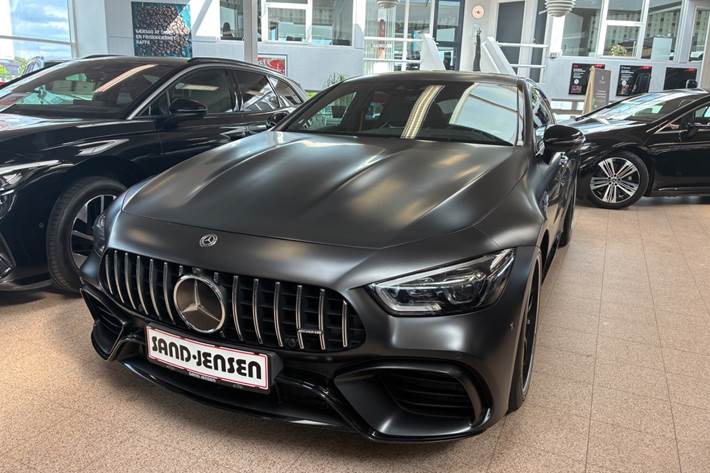 Grå Mercedes AMG GT 63 fra 2018