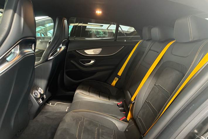 Grå Mercedes AMG GT 63 fra 2018