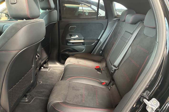 Sort Mercedes EQA250+ fra 2025
