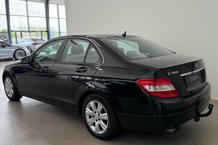 Sort Mercedes C180 fra 2010