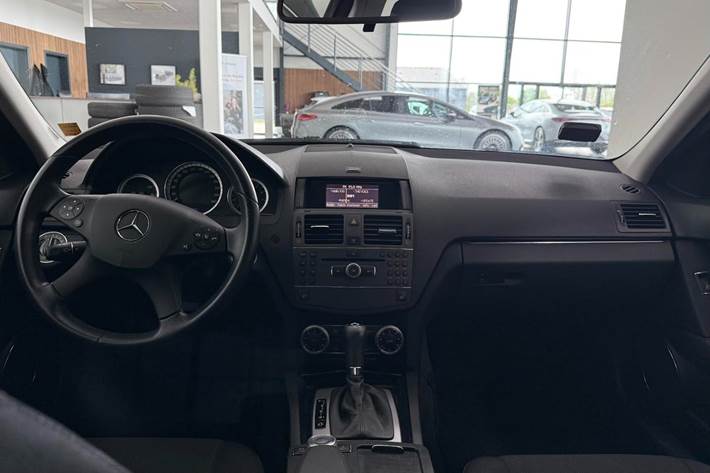 Sort Mercedes C180 fra 2010