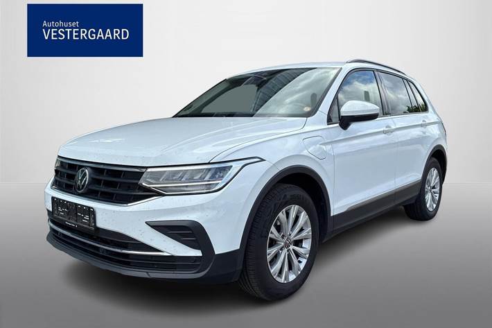Hvid VW Tiguan fra 2022