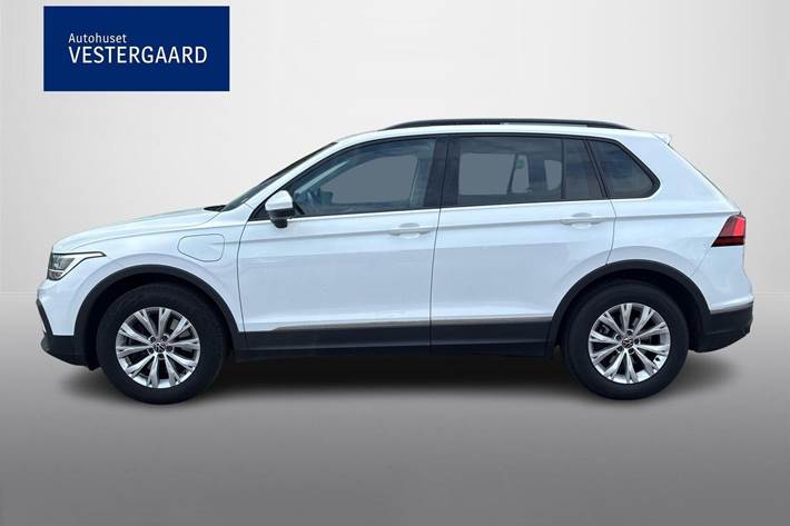 Hvid VW Tiguan fra 2022