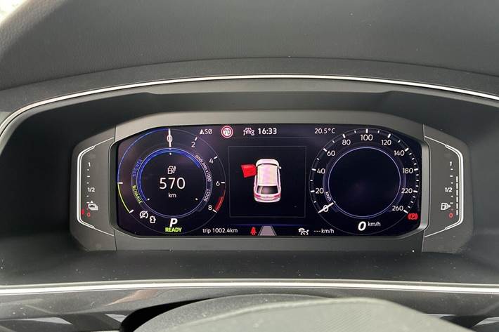 Hvid VW Tiguan fra 2022