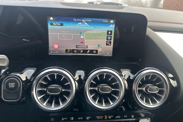 Hvid Mercedes EQA 250 fra 2022