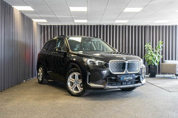Sort BMW iX1 fra 2023