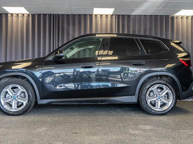 BMW iX1 eDrive20 X-Line