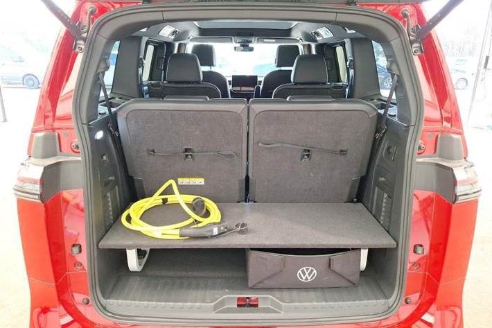 Rød VW ID.Buzz fra 2025