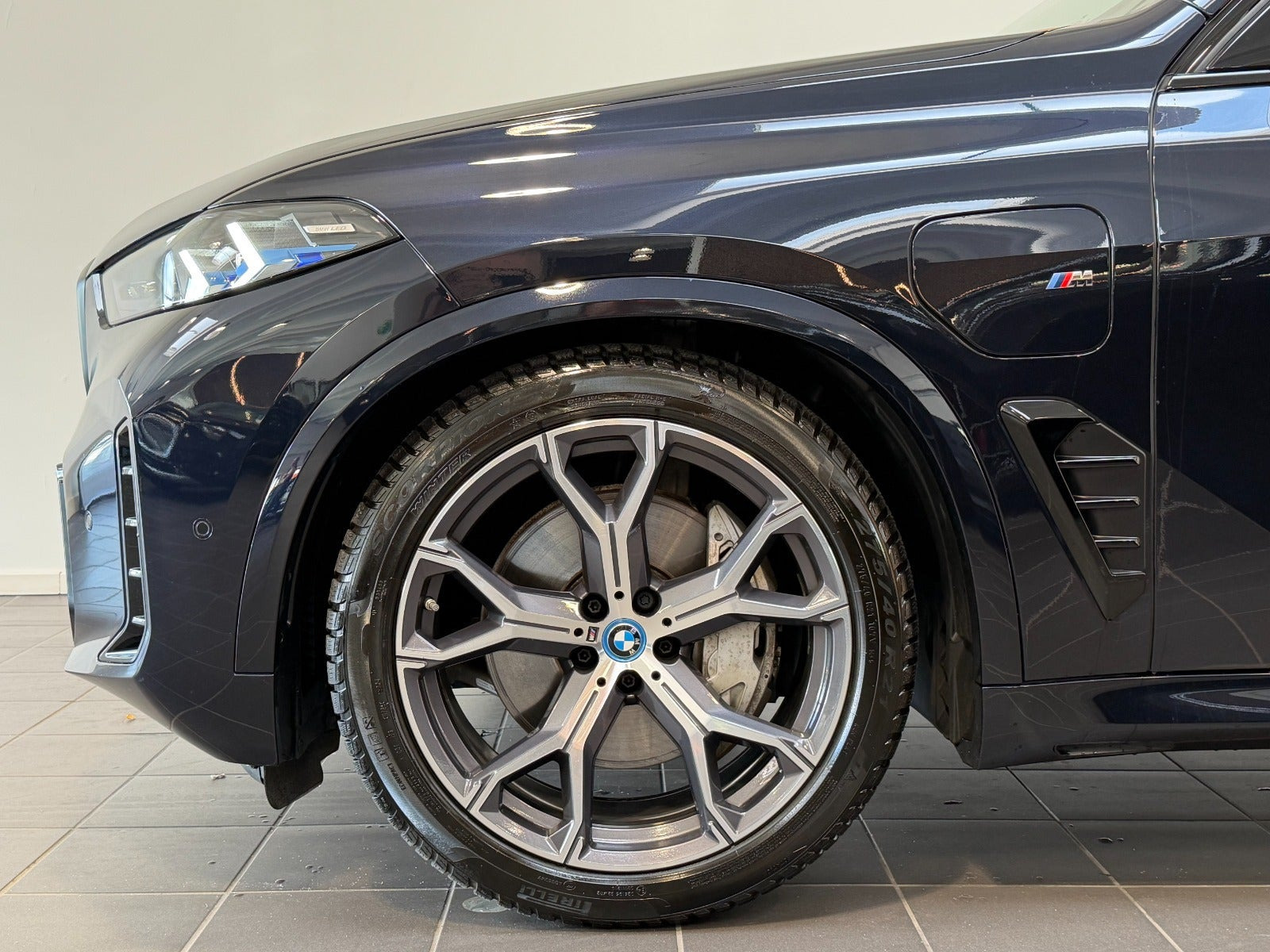 Sort BMW X5 fra 2025