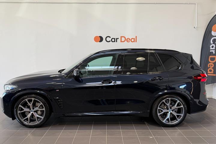 Sort BMW X5 fra 2025