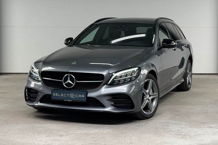Grå Mercedes C300 de fra 2021