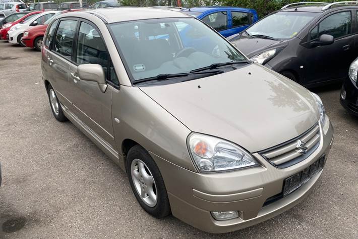 undefined Suzuki Liana fra 2006 set udefra