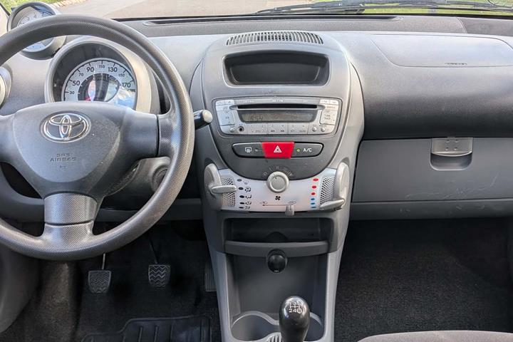 Blå Toyota Aygo fra 2009