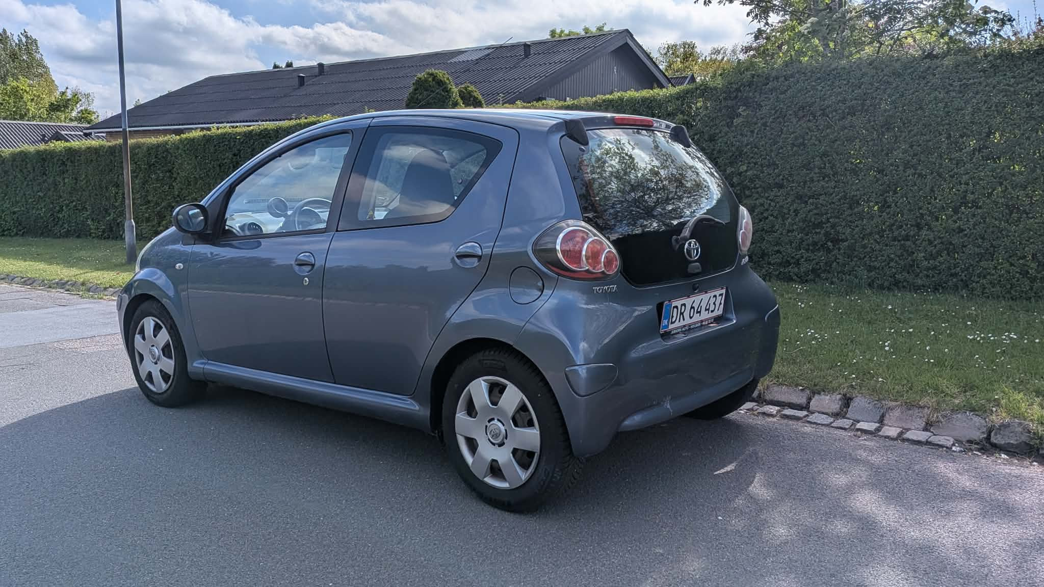 Blå Toyota Aygo fra 2009