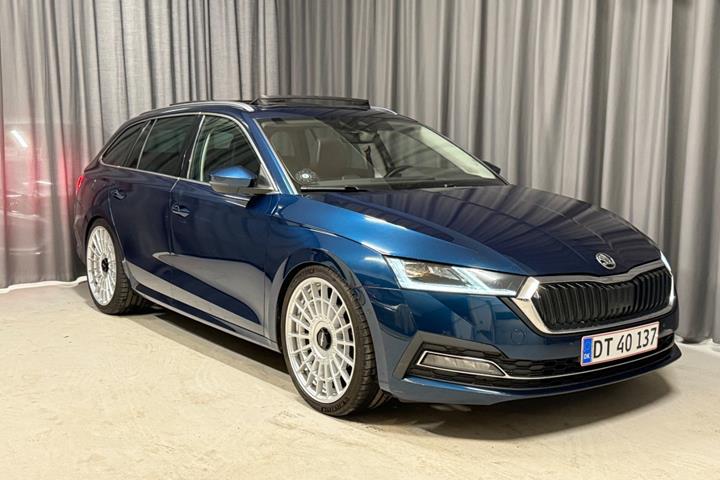 undefined Skoda Octavia fra 2021 set udefra