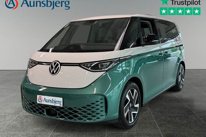Grøn VW ID.Buzz fra 2023 set udefra