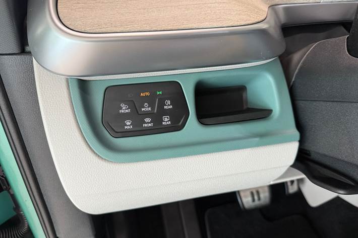 Grøn VW ID.Buzz fra 2023