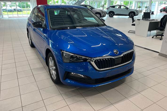 Blå Skoda Scala fra 2020