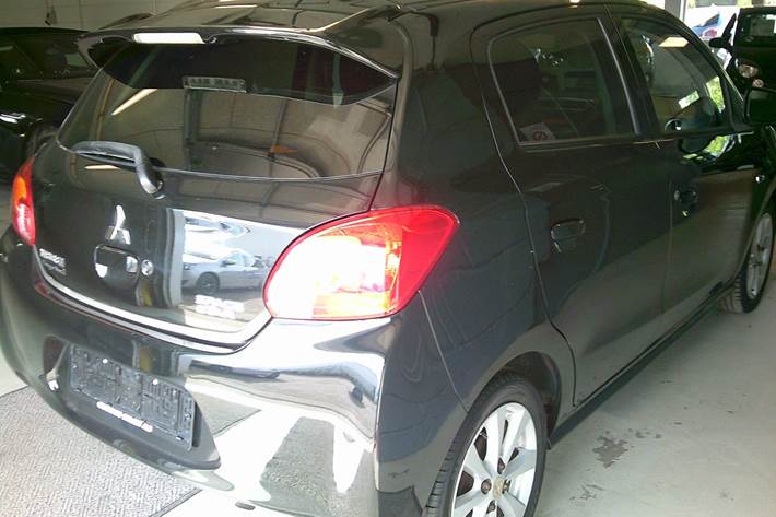 Gul Mitsubishi Space Star fra 2015