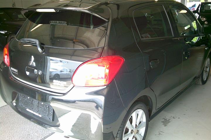 Gul Mitsubishi Space Star fra 2015