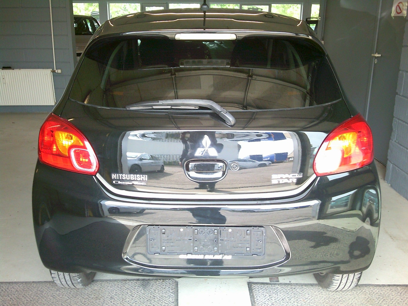 Gul Mitsubishi Space Star fra 2015