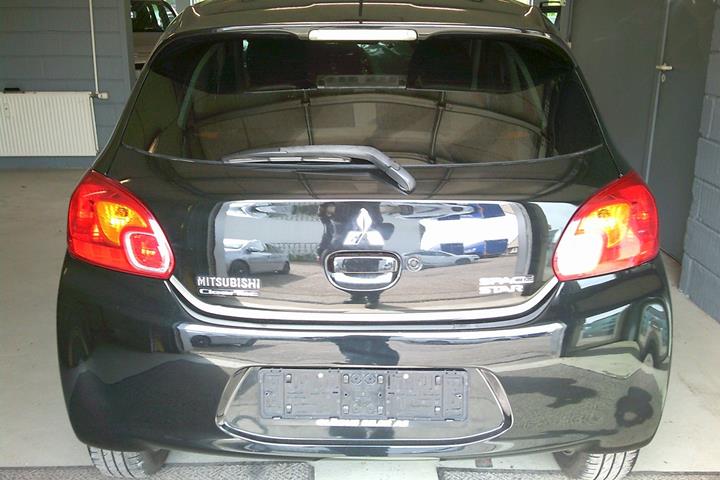 Gul Mitsubishi Space Star fra 2015