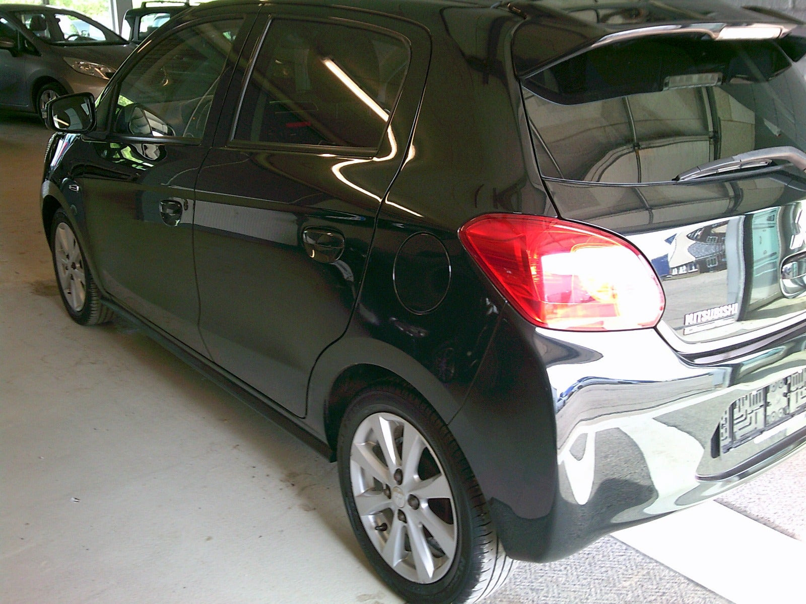 Gul Mitsubishi Space Star fra 2015