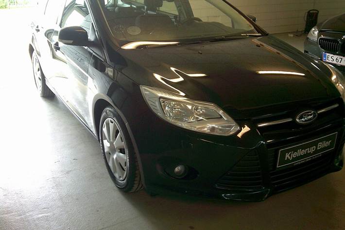 Gul Ford Focus fra 2012 set udefra
