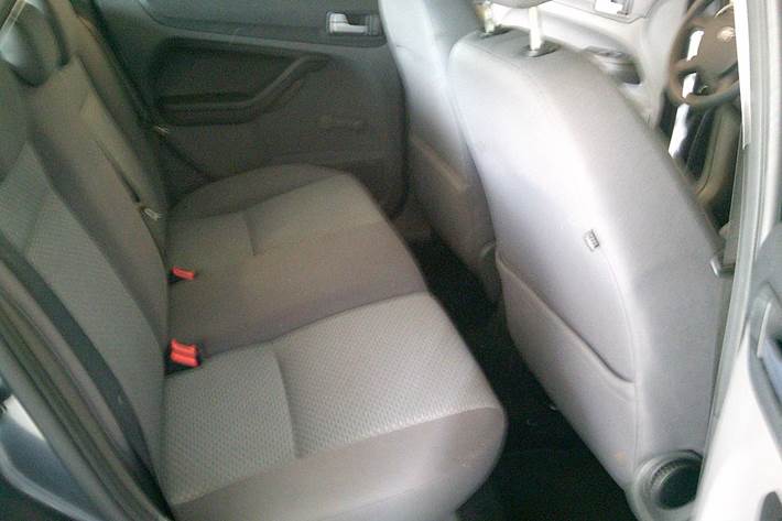 Gul Ford Focus fra 2012