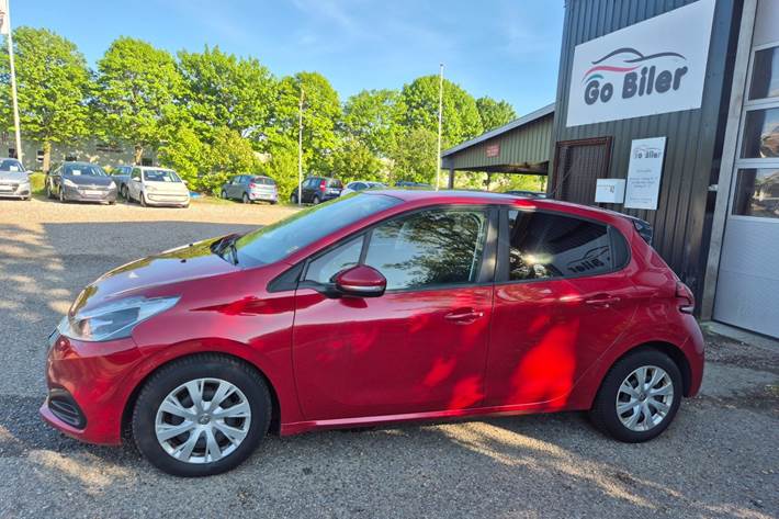Grøn Peugeot 208 fra 2017