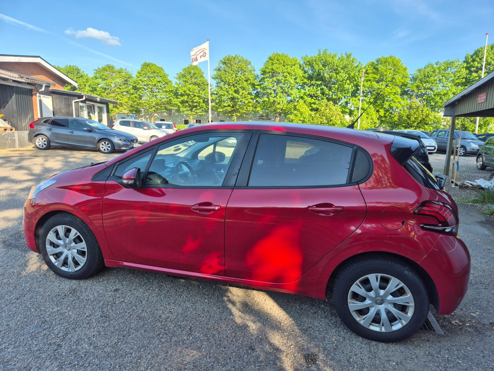 Grøn Peugeot 208 fra 2017