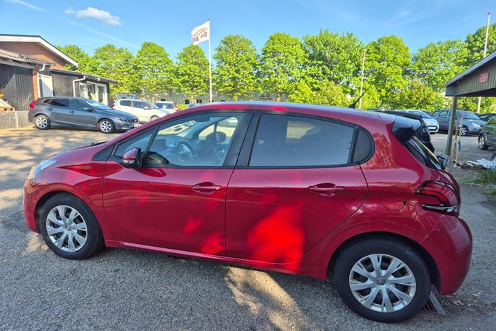 Grøn Peugeot 208 fra 2017