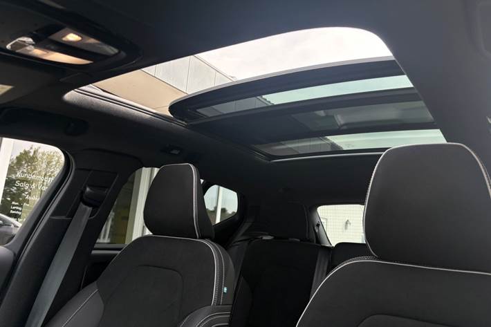 Hvid Volvo XC40 fra 2022