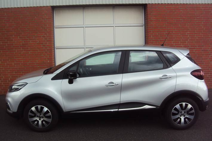 Sølv Renault Captur fra 2018