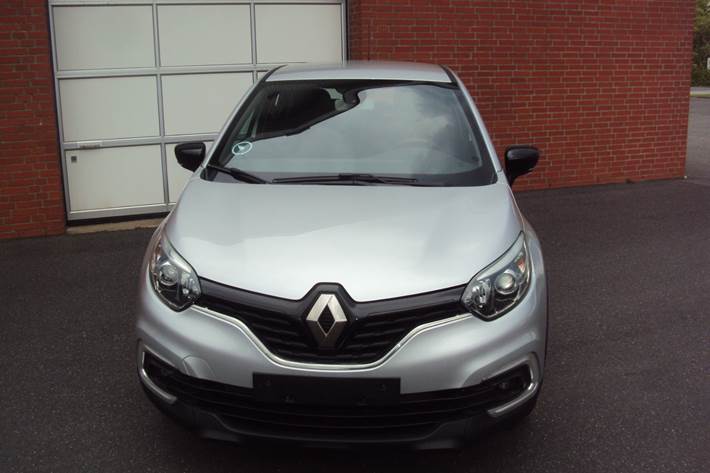 Sølv Renault Captur fra 2018